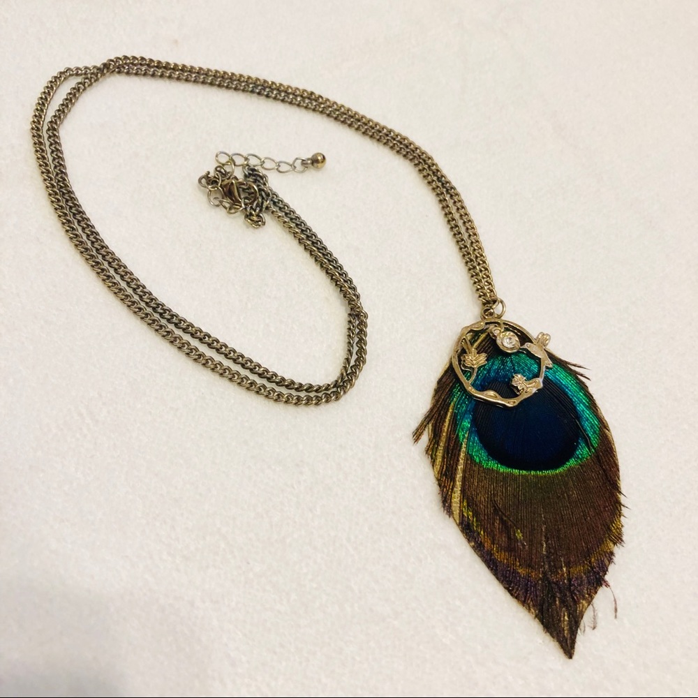 Beautiful Peacock Feather Pendant Necklace